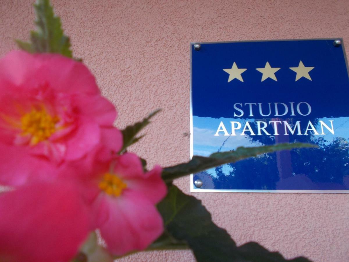 Ella Apartman Póla Kültér fotó