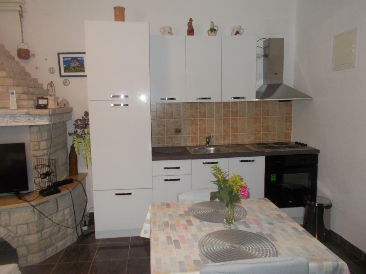 Ella Apartman Póla Kültér fotó