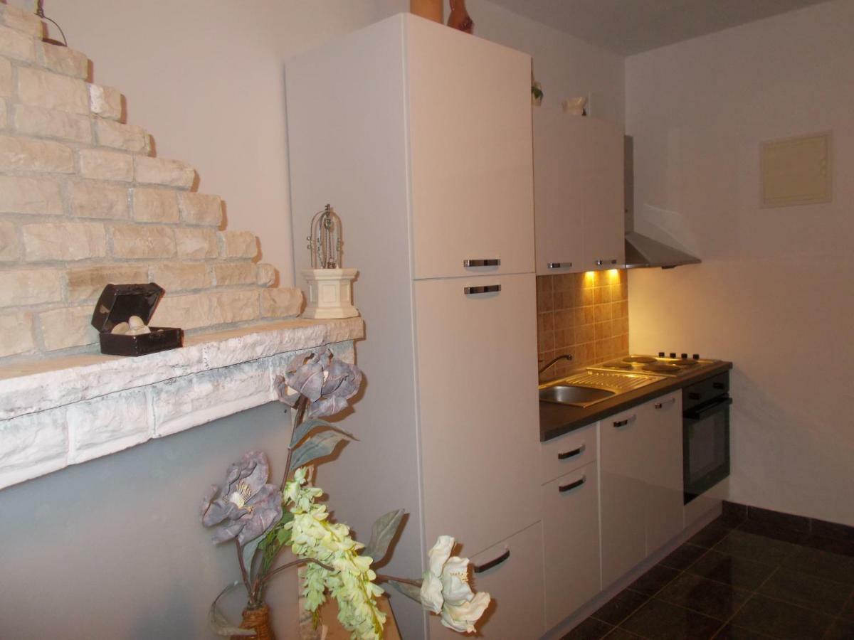 Ella Apartman Póla Kültér fotó