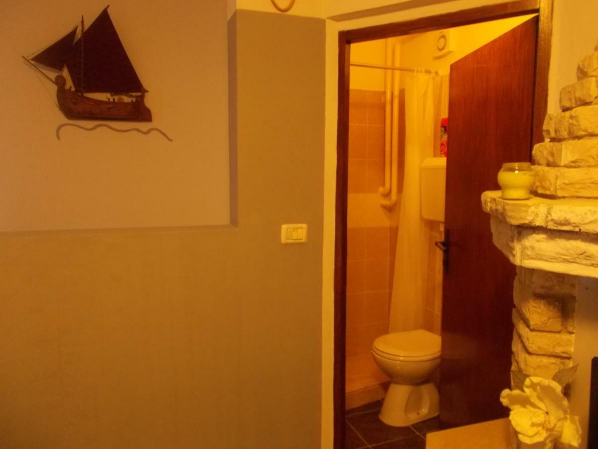 Ella Apartman Póla Kültér fotó