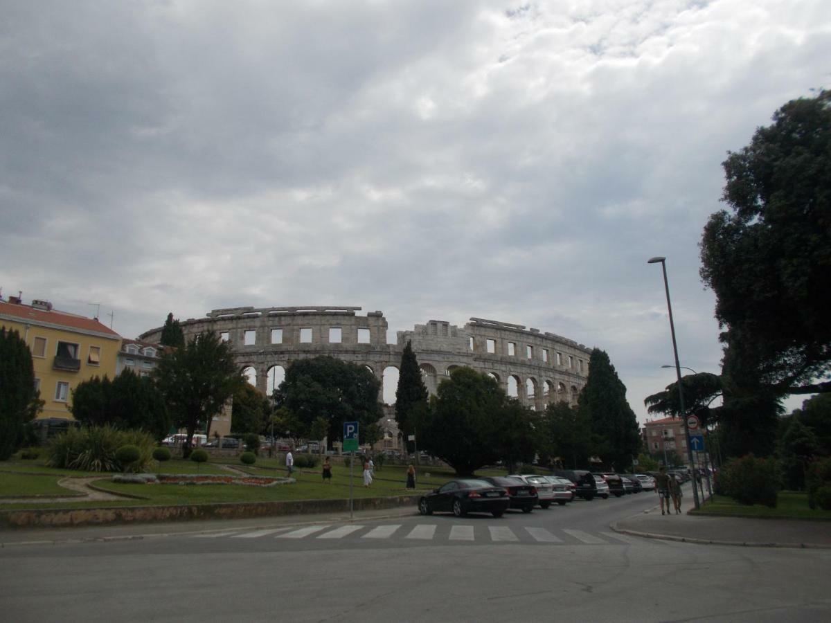 Ella Apartman Póla Kültér fotó